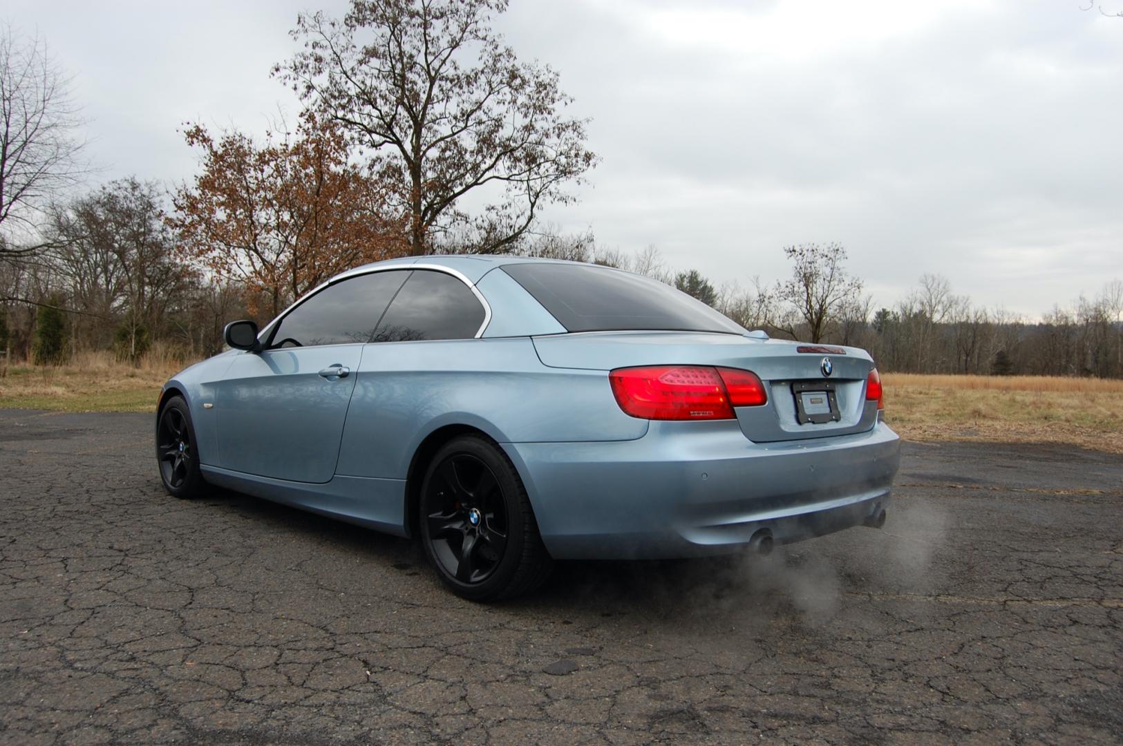 2012 Blue /Gray Leather BMW 3-Series (WBADX7C50CE) with an 3.0L L6 DOHC 24V turbocharged engine, Automatic transmission, located at 6528 Lower York Road, New Hope, PA, 18938, (215) 862-9555, 40.358707, -74.977882 - Here for sale is a nice 2012 BMW 335i Hard Top Convertible. Under the hood is a strong running 3.0 liter turbocharged inline 6 cylinder which puts power to the rear wheels via a smooth shifting automatic transmission with paddle shifters. Features include; Gray leather interior, keyless entry sys - Photo#2